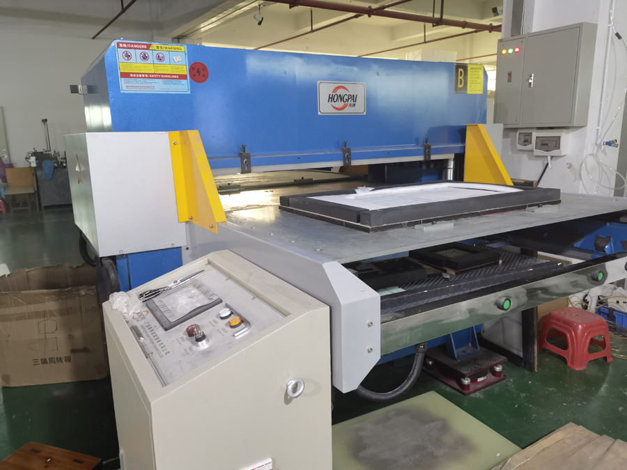 雙工位液壓裁斷機(jī)